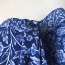 Tahari  Blouse Blue & White Floral V Neck Top M EUC Business Casual Professional Photo 7