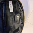 Lululemon Everywhere Belt Bag Black/gold Photo 3