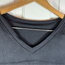 Lululemon  Black VNeck Love Tee Mesh Arms Size 6 Flawless Condition Photo 3