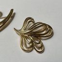 Trifari Lot Of 2 Signed  Gold Tone Brooch Pins Swirl Styles Photo 1