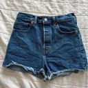 Levi's Ribcage Shorts Photo 3