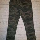 Universal Threads Nwt Universal Thread Women's Size 2 Cropped Camo Jeans Photo 0