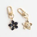 Daisy 1pc Flower  Keychain Elegant Alloy Keyring Hanging Pendant Bag Char… Photo 2