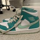 Nike Air Jordan 1 Mid Photo 0