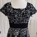 Gabby Skye  Dress Black White Floral Cotton Fit & Flare Front Pockets Size 12 Photo 2