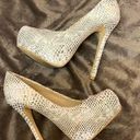 
Steve Madden Nala Iridescent Platform Pump size 5 Photo 7