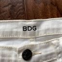 BDG  Urban Outfitters White Mid-Rise Skinny Jeans Size 29 Photo 2