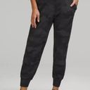 Lululemon Align High Rise Jogger Photo 0