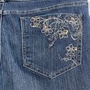 Gloria Vanderbilt  SZ 10 Jean Capris Floral Embroidery Stretch Mid-Rise 5-Pocket Photo 5