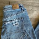 American Eagle Women’s Blue Denim Stretch Super Distressed Mom Jean 8 Regular Photo 3