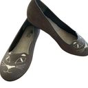 Cliffs by White Mountain | Novelty Cat Embroidery Grey Flat | Women's Size 9W Photo 0