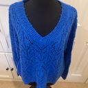 American Eagle Jegging Fit Long Sleeve V Neck Pullover Size Large Photo 1