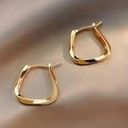 Geometric square gold hoop earrings for women Photo 1