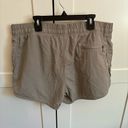 The North Face  Shorts Womens Size XL Khaki Cargo Casual Hiking beige Photo 1