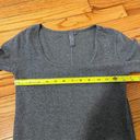 Sweaty Betty  Tadasana Ribbed Scoop Neck Yoga Top in Gray Size XS Photo 7