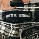 Pretty Little Thing plaid jeans Photo 4