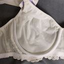 Second Skin New Vintage Olga Simply Perfect Satin Bra 32D  White 33042 Unlined Photo 9