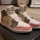 Nike Air Jordan 1 Mid Photo 1