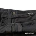 Mountain Hardwear  Size 4 Women Black Mid Rise Nylon w/Pockets Shorts. Photo 2