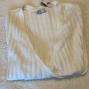 Hollister  Wrap Knit Sweater. Size Large. Cream New Photo 6