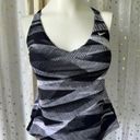 Nike  Women's Line Up Printed Cross Back Unpadded Tankini Swimsuit Top S Photo 2