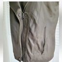 Vince  WOMANS LAMBSKIN OLIVE GREEN ZIP UP VEST WITH POCKETS LINED SIZE SMALL Photo 9