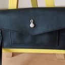 London Fog XL  Wristlet
-Black Photo 4