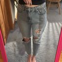 Nasty Gal NWT Light Wash  Distressed Mom Jeans Size 6 Photo 4