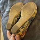 Guess  Hawaiian Wedge shoes Size 9 Photo 2