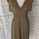 Soprano women M short sleeve beaded v-neck dress w/elastic waist khaki Photo 0