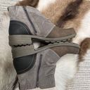 Earth Origins  Prairie Phoenix ankle booties color block brown gray Size 9M Photo 3