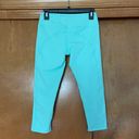 Buffbunny Camilla Cropped Capri Leggings in Mint Size Medium Photo 3