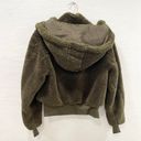 Alo Yoga Alo Foxy Sherpa Hooded Jacket Dark Olive Green Photo 4