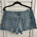 Madewell | Low-Rise Distressed Boyfriend Shorts Photo 8