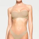 SKIMS  Fits Everybody Strapless Bra Photo 1