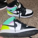 Nike Jordan 1 Mid Photo 3