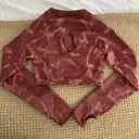 Gymshark Adapt Camo Long Sleeved Crop Top In Savanna / Cherry Brown Photo 8