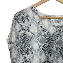 Seven7  Women’s Silky Snakeskin Print Tunic Blouse in White/Grey Size M Photo 1