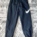 Nike Women’s  Sportswear Essential Joggers Photo 7