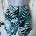 White House | Black Market  shorts size 4P Hawaii print like palms Photo 0