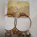 Hot Topic NWT  Honey Bear Waffle Flower gold Hoop Earrings Photo 3