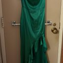 Pretty Little Thing green Silk dress Photo 3