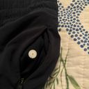 Lululemon Choose a Side Reversible Mid-Rise Short 3" Photo 4