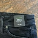 Silver Jeans NWT  Black Sure Thing Hi Rise Long Shorts 28 Photo 4