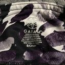 Gaiam Women's  Gym Activewear Capri Cropped Leggings Purple Black Size Small EUC Photo 3