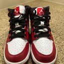 Nike Air Jordan 1 Mid Photo 1