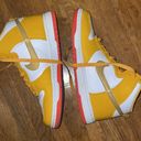 Nike University Gold dunks size 7.5 women’s/men 6  Like new box Gently worn Photo 0