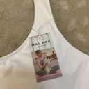 Halara  NWT white scoop built in bra tank top women’s size 1X Photo 2