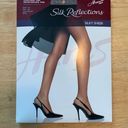 Hanes  Silk Reflections Control Top Reinforced Toe Pantyhose 718 Photo 0