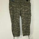 Faded Glory  Capri Length Camouflage Pants Photo 1